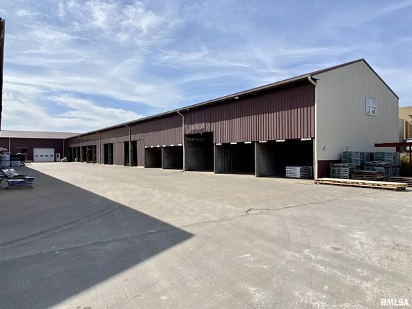 240 Bower Rd, Macomb, IL 61455